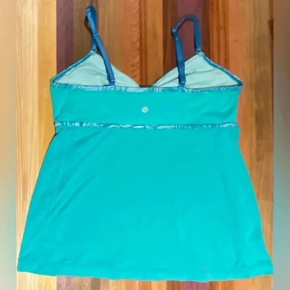 Lululemon Caribe Conditioning Gulf Undulation Tank, size 12 - Picture 5 of 12